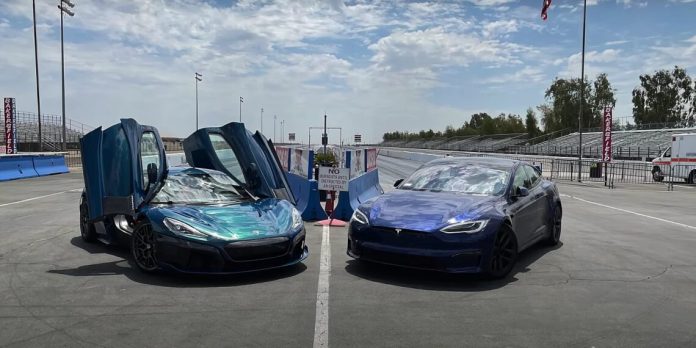 فیلم درگ Rimac Nevera و Tesla Model S Plaid