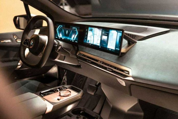 سیستم iDrive بی ام و