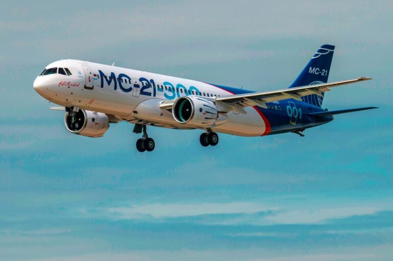 هواپیمای ام سی 21 ـ 300 پرواز کرد؛ هواپیمای مسافربری جدید روسیه MC-21-300