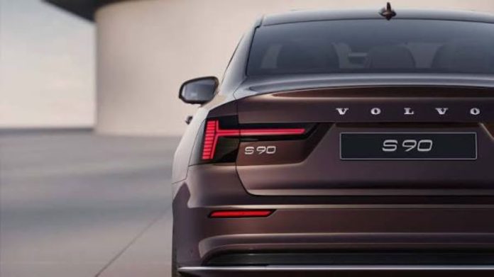ولوو S90